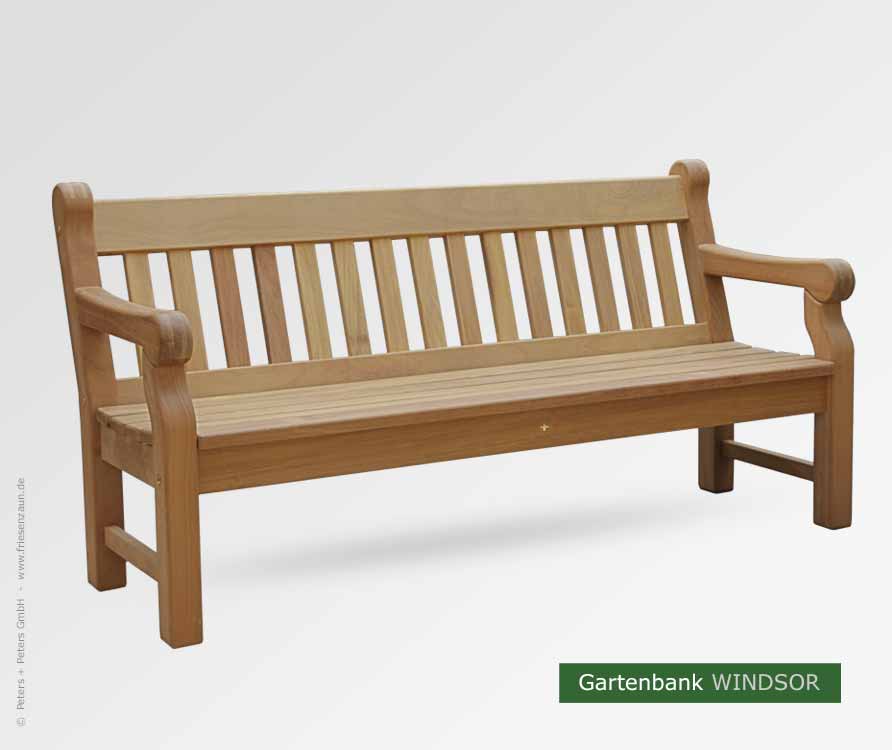 Die 3er Gartenbank WINDSOR wird aus extra stark dimensioniertem Hartholz gefertigt.
